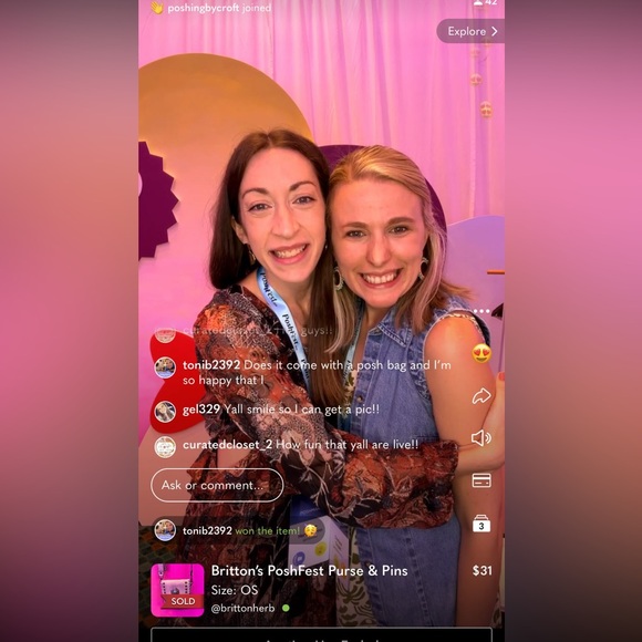 Welcome to my closet! My name is Chelsea 🌞 - Picture 7 of 15